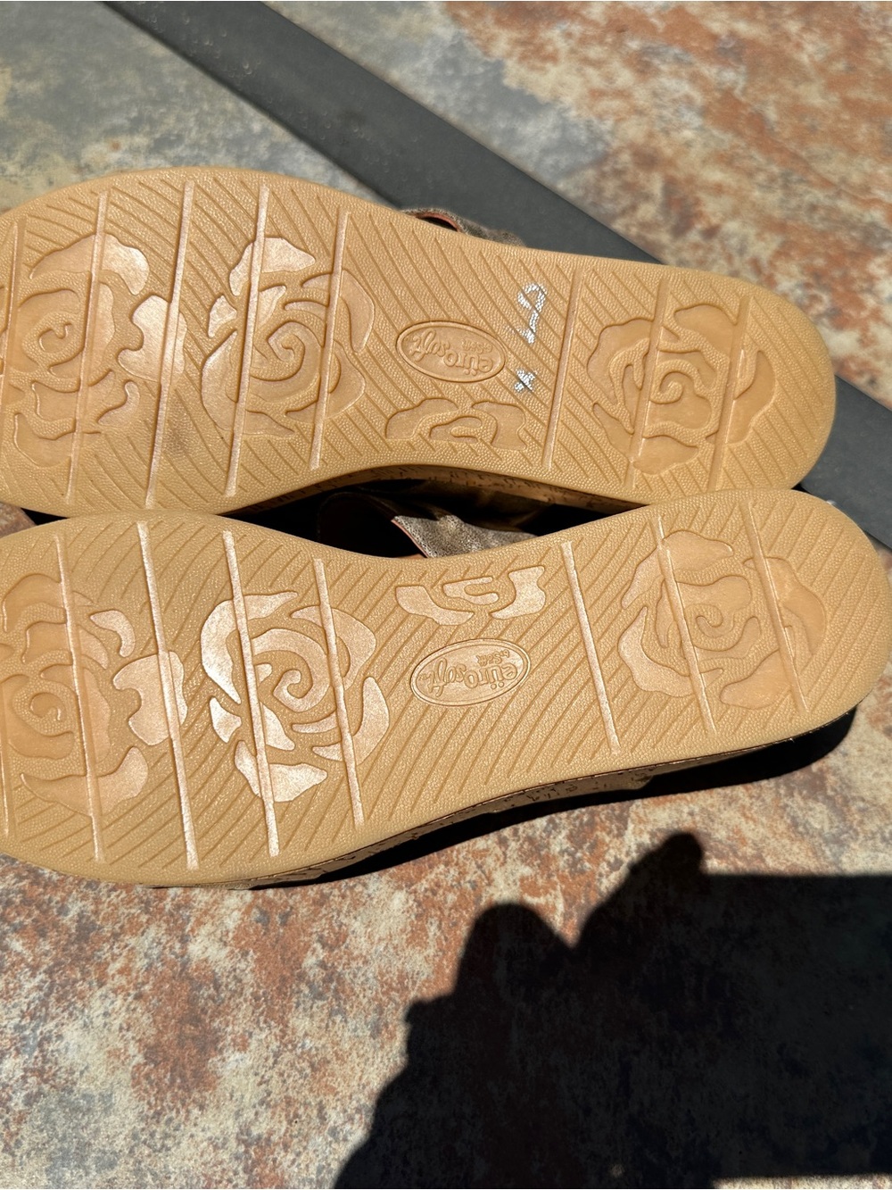 Eurosoft Metallic Wedge Sandals – BRAND NEW – Comfort Cushioned – Size 9 1/2 - Picture 4 of 5